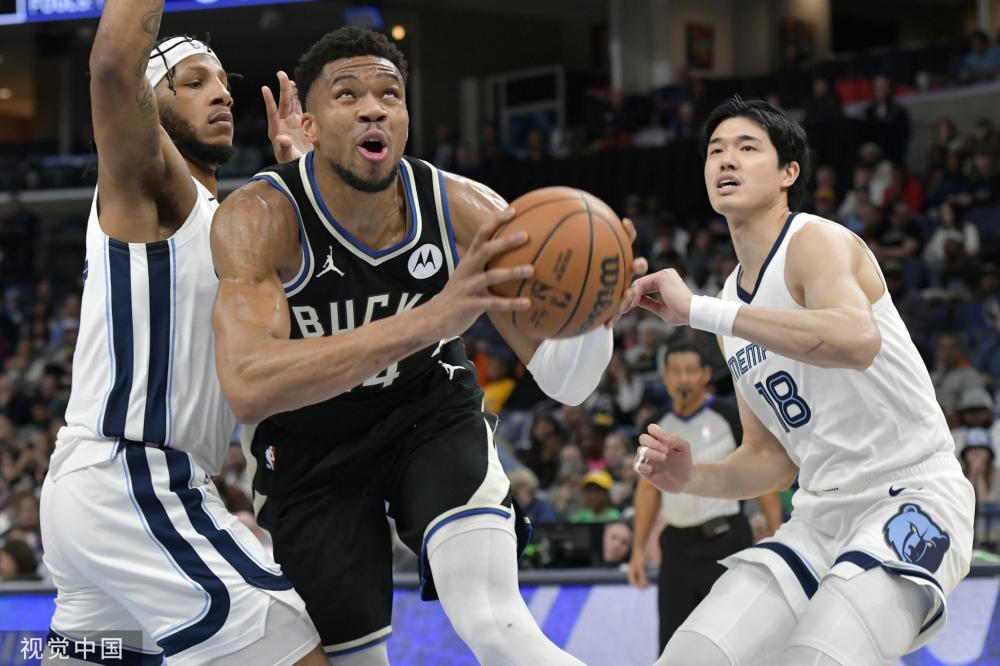 老年人钓鱼 老年人钓鱼